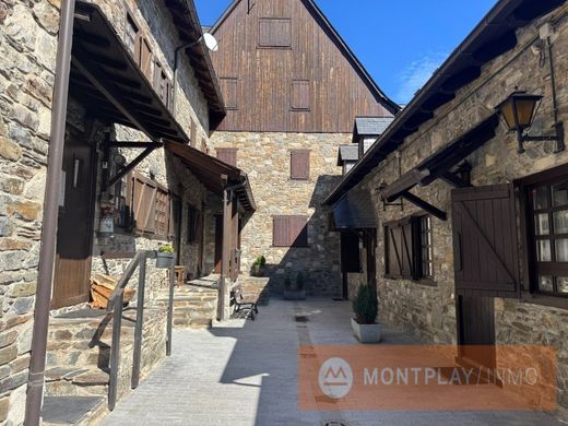 Casa Geminada - Vielha e Mijaran, Província de Lleida