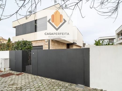 Casa di lusso a Vila Nova de Gaia, Oporto