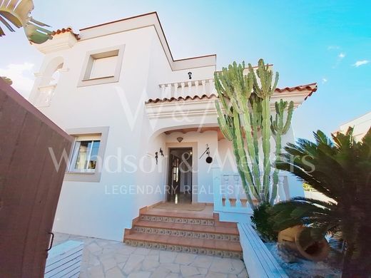 Luxe woning in Santa Eulària des Riu, Balearen