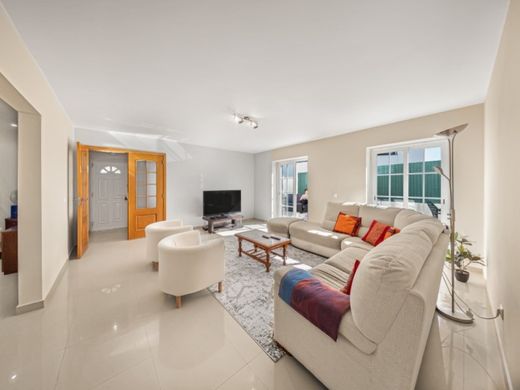 Casa de lujo en Loures, Lisboa