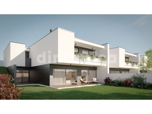 다세대 빌라 / Vila Nova de Famalicão, Distrito de Braga