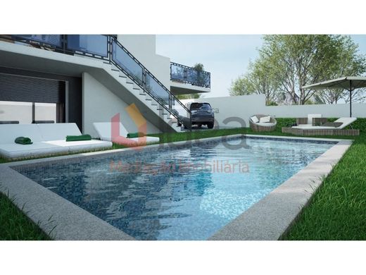 Luksusowy dom w Charneca de Caparica, Almada