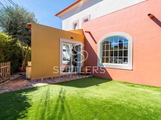 Villa Plurifamiliare a Cascais, Lisbona