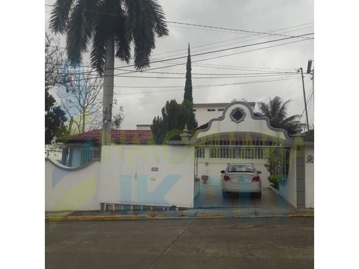 Poza Rica de Hidalgo, Estado de Veracruz-Llaveのアパートメント