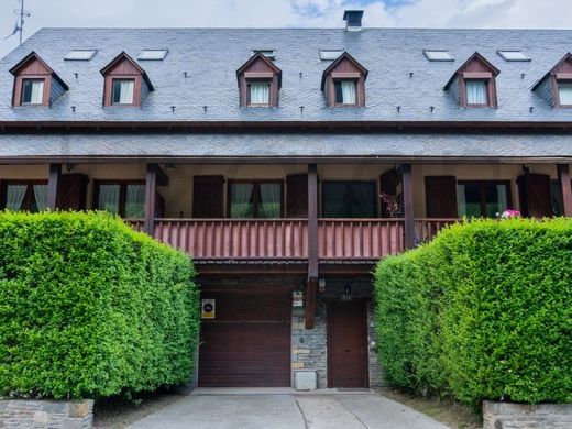Villa multifamiliale à Vielha, Province de Lleida