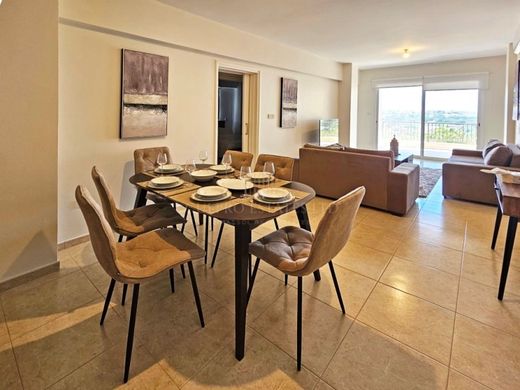 Apartment / Etagenwohnung in Chlórakas, Paphos District