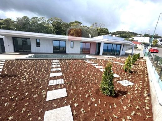 Luxury home in Machico, Madeira