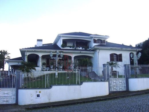 Casa de lujo en Santa Maria da Feira, Aveiro