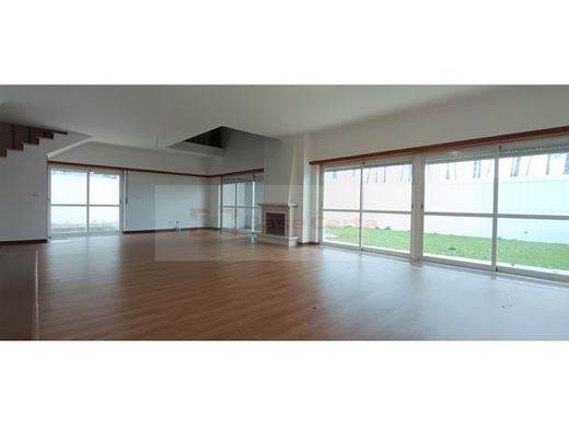 Semidetached House in Sesimbra, Distrito de Setúbal