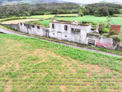 Terreno a Ribeira Grande, Azores