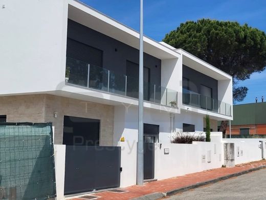 Semidetached House in Entroncamento, Distrito de Santarém