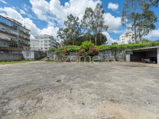 Grundstück in São João da Madeira, Distrito de Aveiro