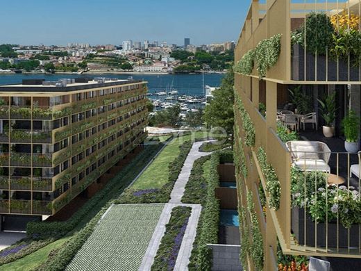 Apartment / Etagenwohnung in Vila Nova de Gaia, Distrito do Porto