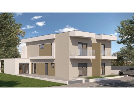 Twee-onder-een-kapwoning in Seixal, Distrito de Setúbal