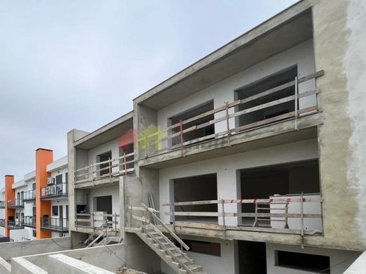 Συγκρότημα ανεξάρτητων κατοικιών σε Seixal, Distrito de Setúbal