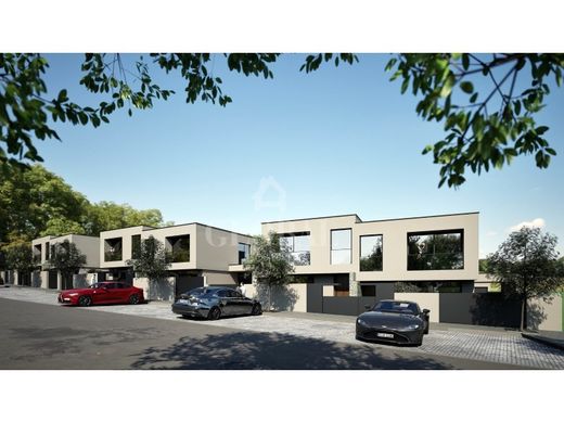 Mehrfamilienhaus in Santa Maria da Feira, Distrito de Aveiro