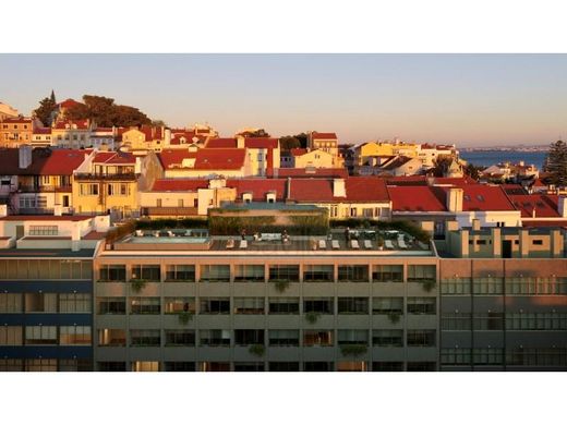 Apartment / Etagenwohnung in Estrela, Lisbon