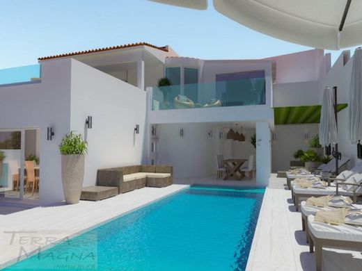 Villa in Adeje, Province of Santa Cruz de Tenerife