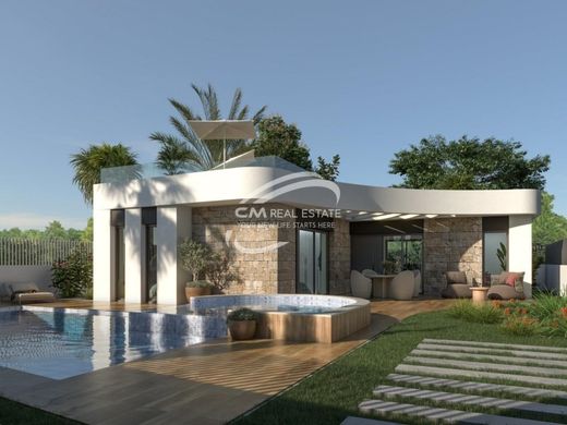 Villa in Los Montesinos, Alicante