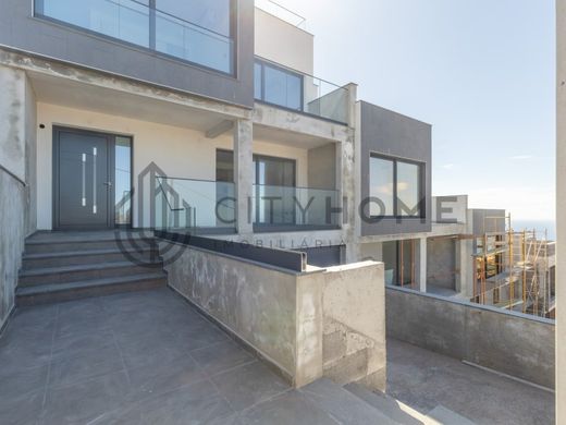 فيلا شبه مستقلة ﻓﻲ Santa Cruz, Madeira