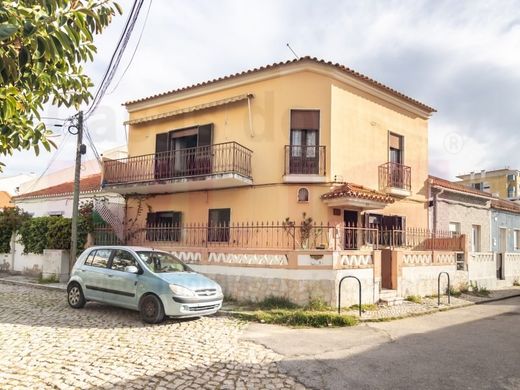 Luxury home in Almada, Distrito de Setúbal