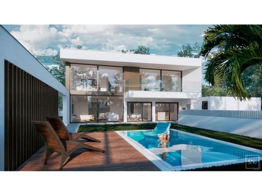 Casa Unifamiliare a Aroeira, Almada