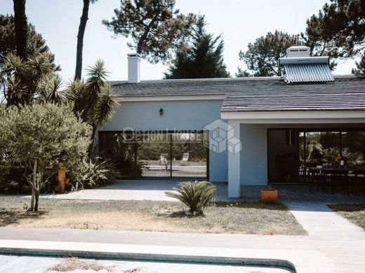 Πολυτελή κατοικία σε Aroeira, Almada