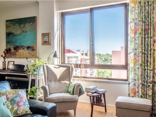 Apartment / Etagenwohnung in Oeiras, Lissabon