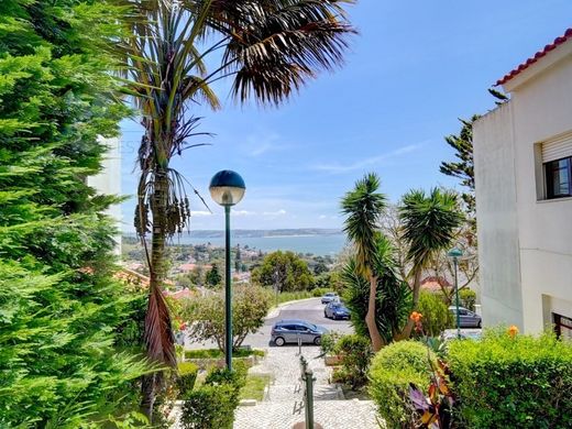 Villa Plurifamiliare a Oeiras, Lisbona