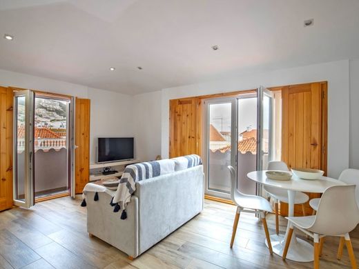 Apartment / Etagenwohnung in Sesimbra, Distrito de Setúbal