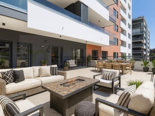 Apartment / Etagenwohnung in Odivelas, Lissabon