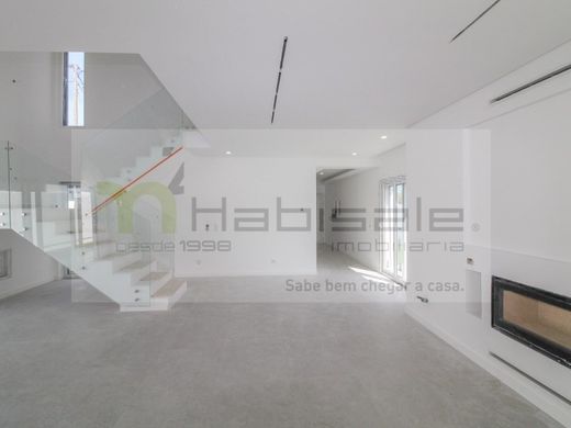 Luksusowy dom w Charneca de Caparica, Almada