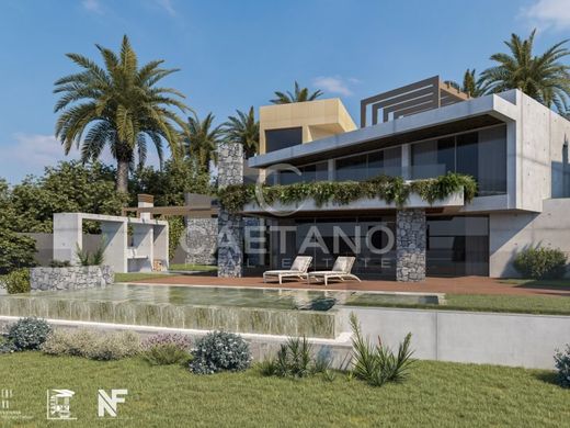 Detached House in Calheta, Madeira