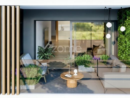 Apartment / Etagenwohnung in Loures, Lissabon