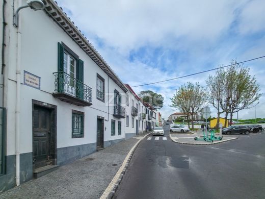 Luxe woning in Ponta Delgada, Azores
