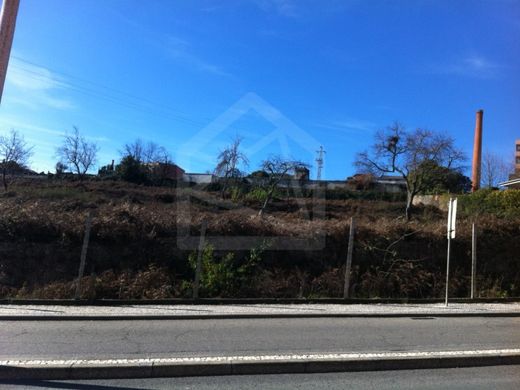 Grundstück in São João da Madeira, Distrito de Aveiro