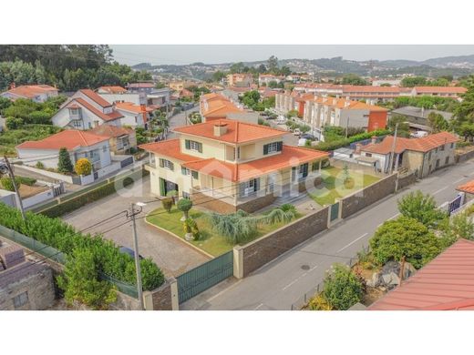 بيت مستقل ﻓﻲ Vila Nova de Famalicão, Distrito de Braga