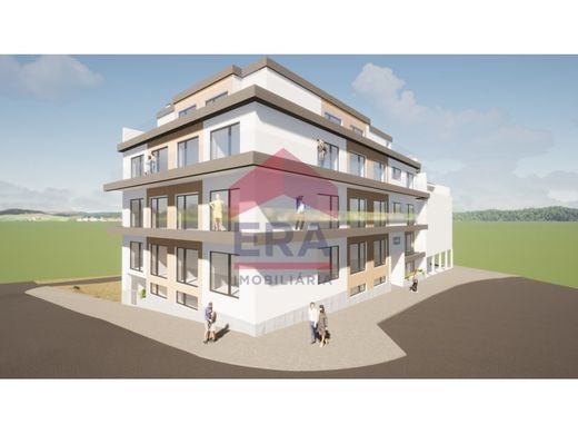 Apartment / Etagenwohnung in Lourinhã, Lissabon