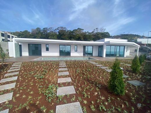Machico, Madeiraの一戸建て住宅