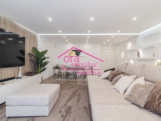 Apartment / Etagenwohnung in Seixal, Distrito de Setúbal