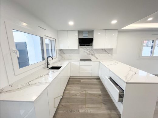 Casa en Charneca de Caparica, Almada