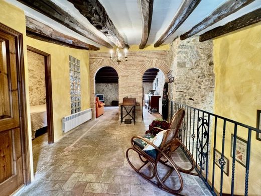 Kɪr evi Torroella de Montgrí, Província de Girona