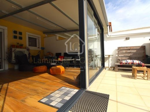 Apartment / Etagenwohnung in Vila Franca de Xira, Lissabon