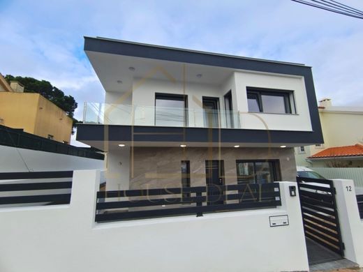 Luxury home in Charneca de Caparica, Almada