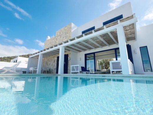 Villa in Adeje, Province of Santa Cruz de Tenerife