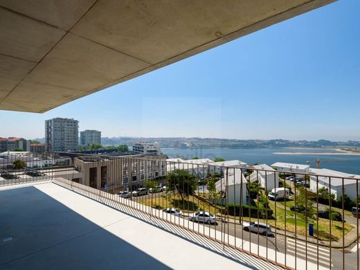 Apartment / Etagenwohnung in Porto, Distrito do Porto