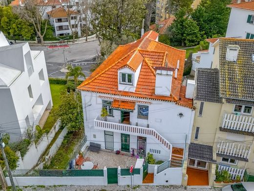 Apartment / Etagenwohnung in Cascais, Lissabon