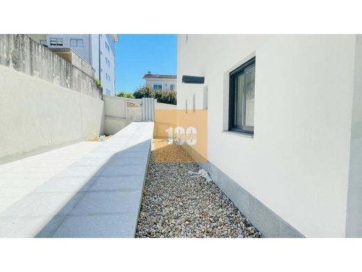 Apartment / Etagenwohnung in Vila Nova de Gaia, Distrito do Porto