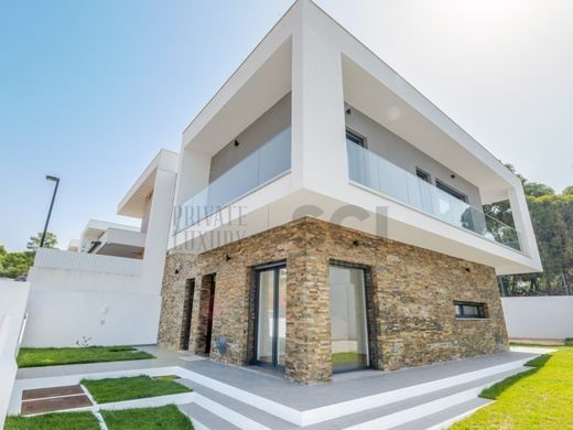 Luksusowy dom w Charneca de Caparica, Almada