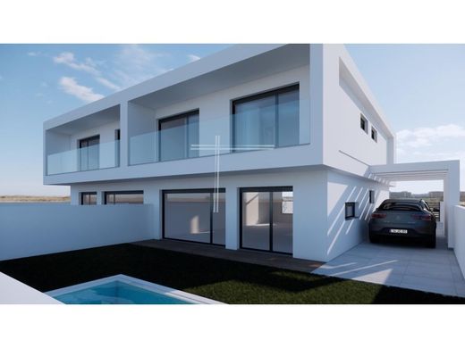 Semidetached House in Seixal, Distrito de Setúbal